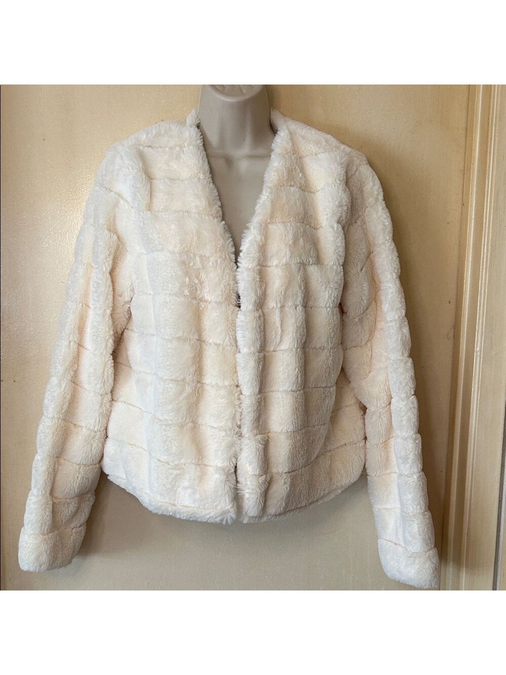 BTFBM Winter White Ribbed Teddy Jacket for Women size M